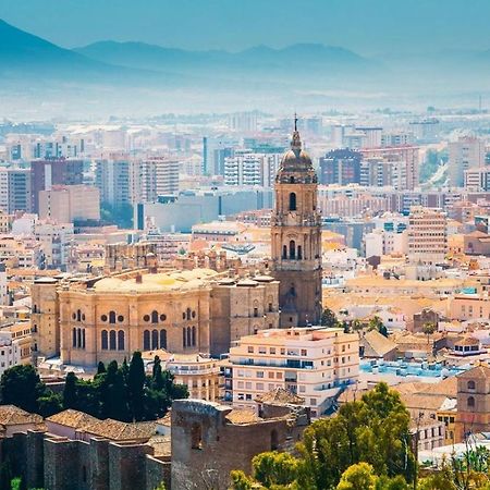 Calu Homes Cerca De Estacion De Tren Malaga Zewnętrze zdjęcie